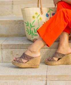 Alternative view of Cuña Lola Marrón