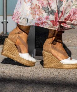 Alternative view of Alpargata con cuña María 2O Nacre.